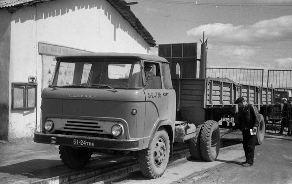 Тува, № 51-24 ТВБ — КАЗ-608; Исторические фотографии (до 2000 года) (Тува)