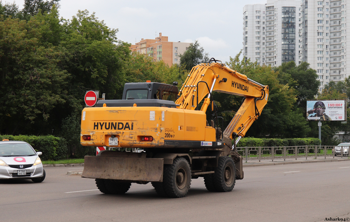 Красноярский край, № 9851 КС 24 — Hyundai R200W