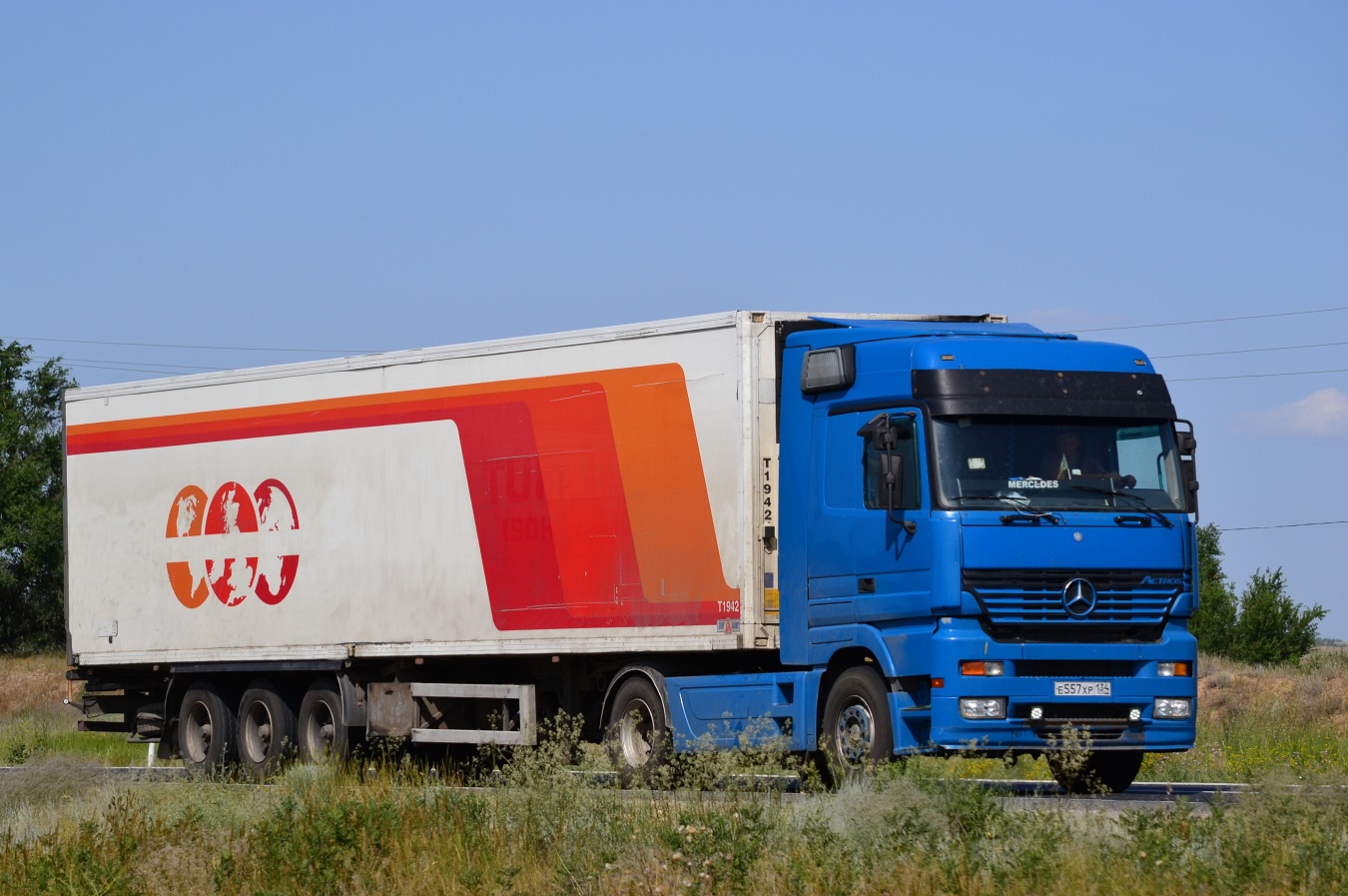 Волгоградская область, № Е 557 ХР 134 — Mercedes-Benz Actros ('1997) 1843