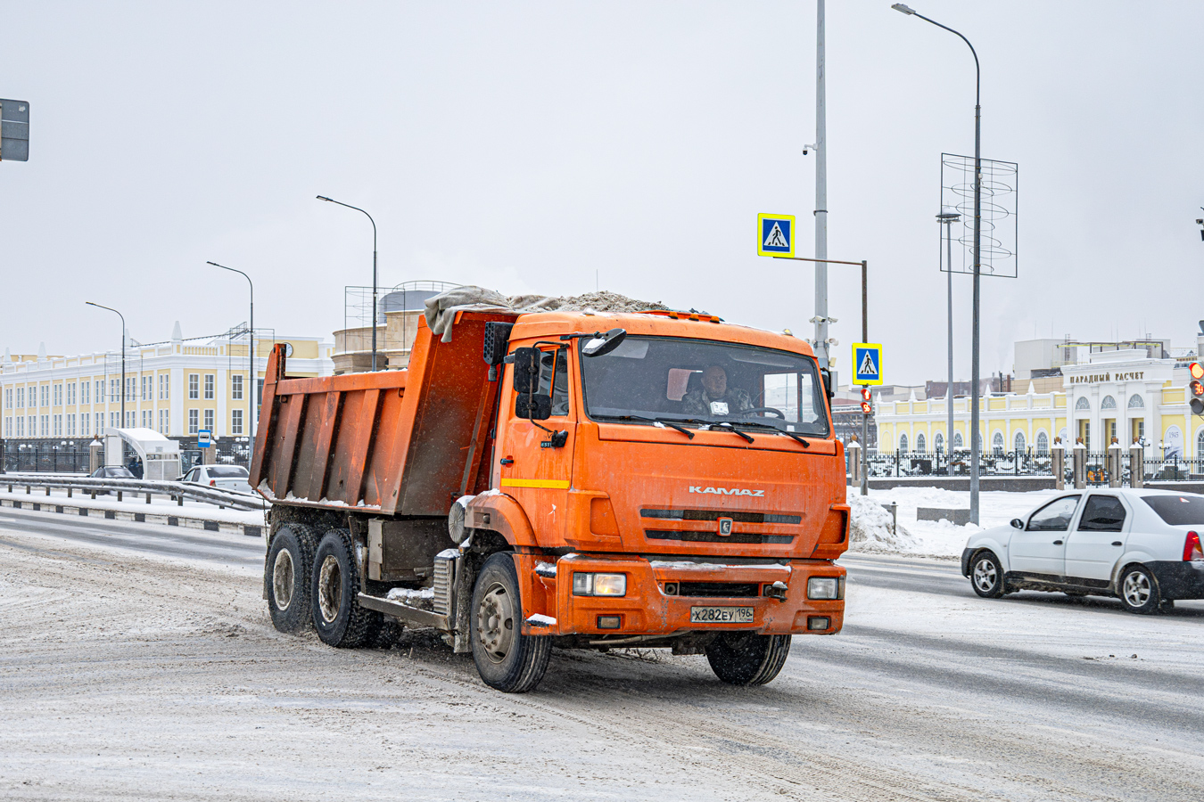 Свердловская область, № Х 282 ЕУ 196 — КамАЗ-65115-L4(19)