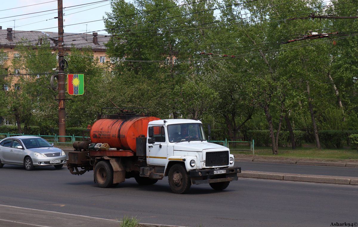 Иркутская область, № Е 381 ВВ 138 — ГАЗ-3309