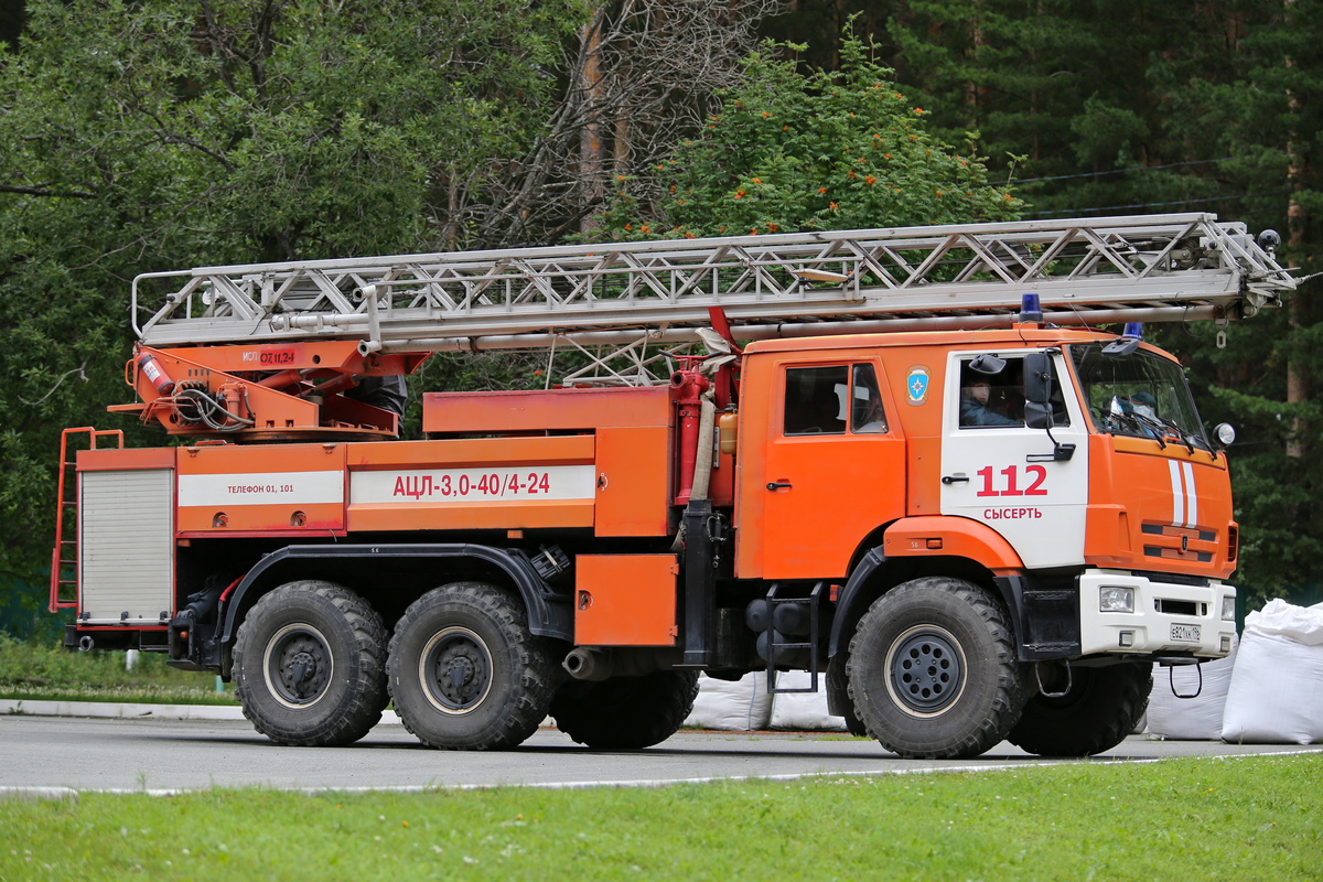 Свердловская область, № Е 821 ХК 196 — КамАЗ-43118 (общая модель)