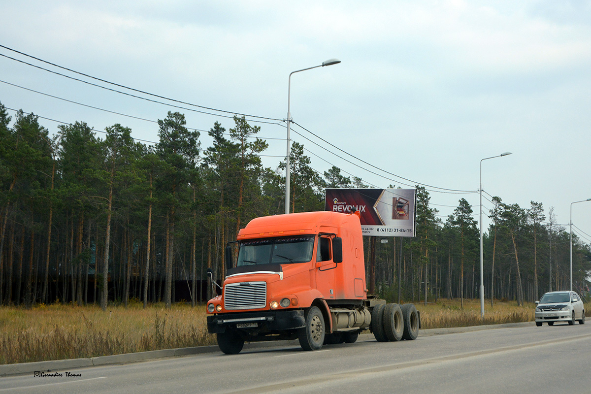 Саха (Якутия), № Р 682 РР 14 — Freightliner Century Class