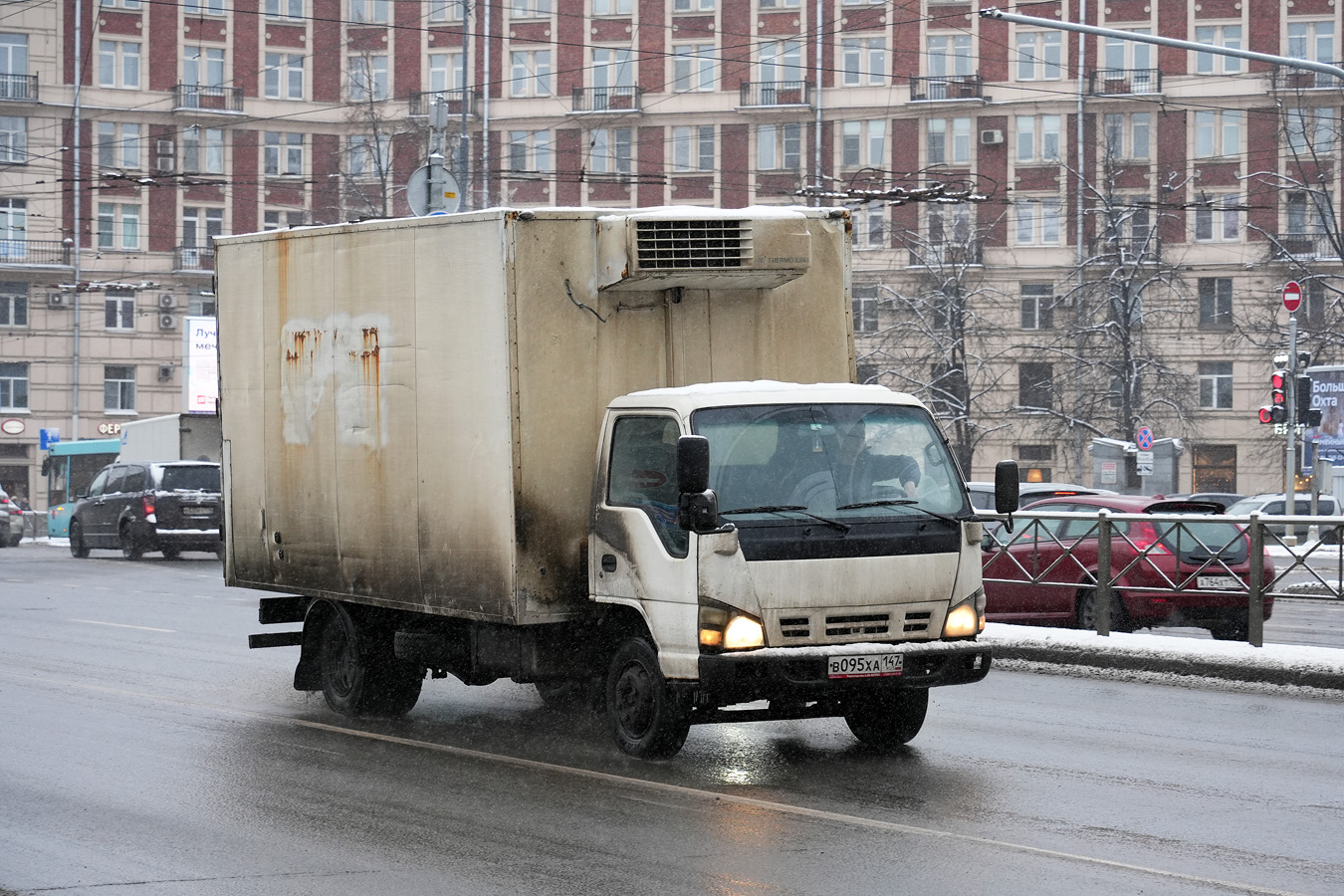Ленинградская область, № В 095 ХА 147 — Isuzu Elf (общая модель)