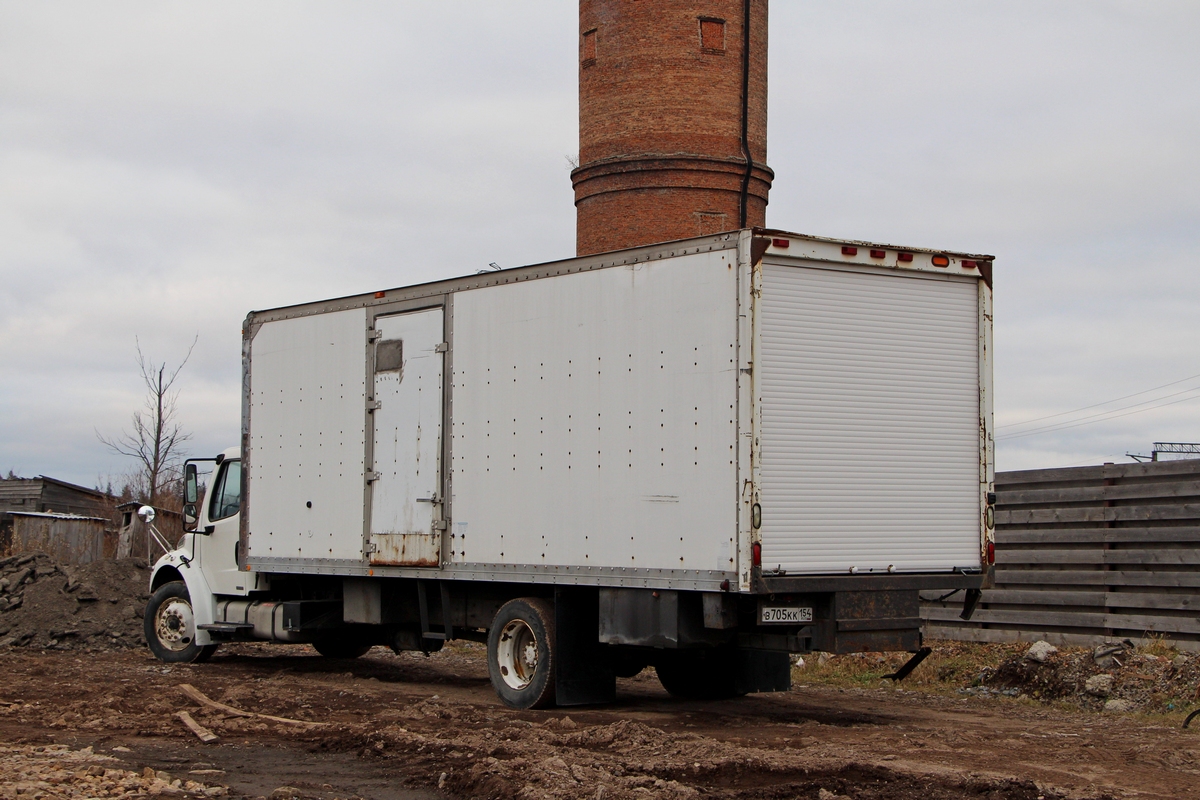 Новосибирская область, № В 705 КК 154 — Freightliner Business Class M2
