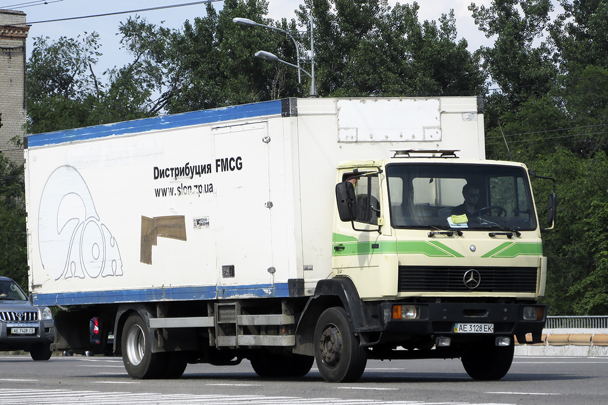 Днепропетровская область, № АЕ 3128 ЕК — Mercedes-Benz LK 1520