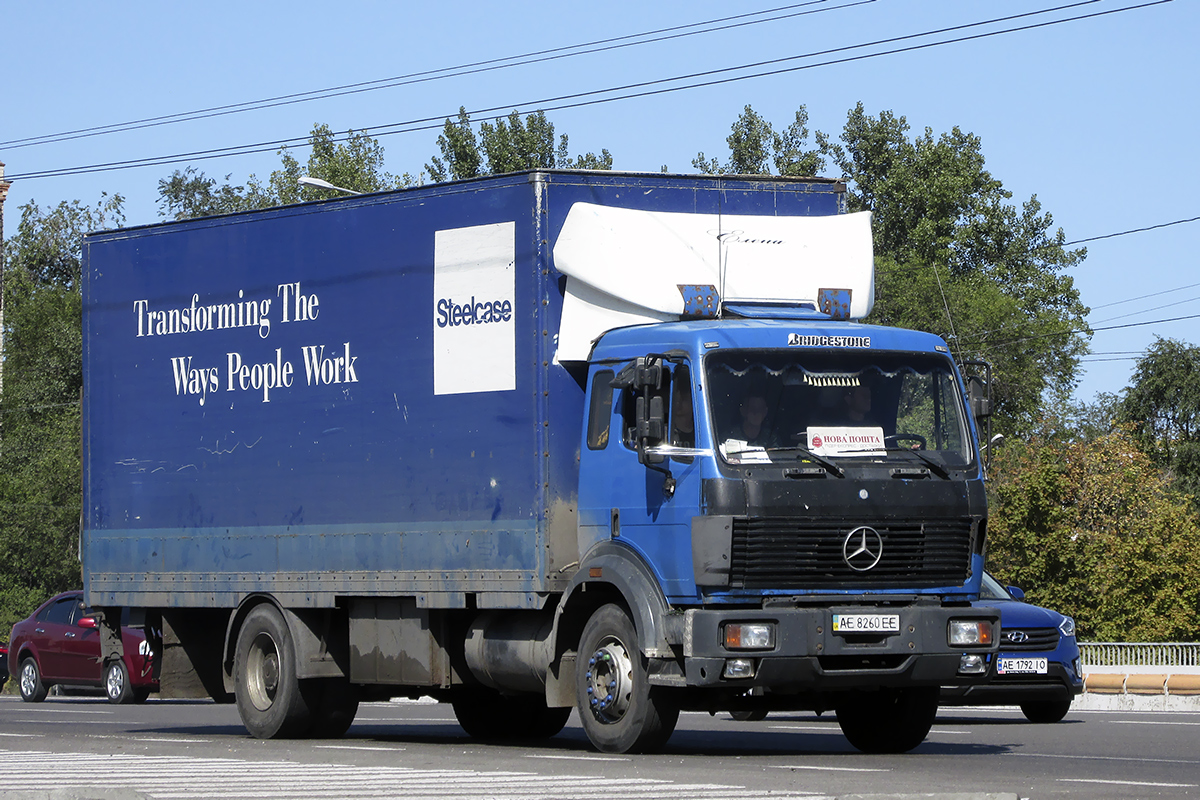Днепропетровская область, № АЕ 8260 ЕЕ — Mercedes-Benz SK 1831