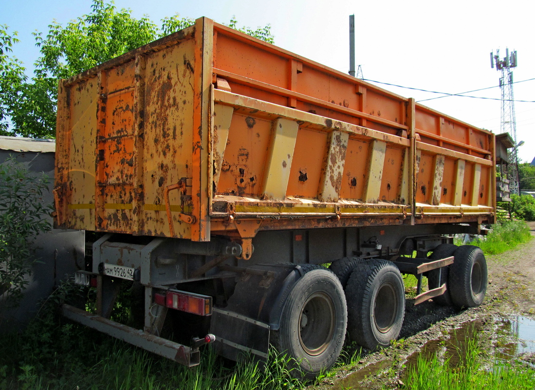 Кемеровская область, № АМ 9926 42 — МАЗ-8561