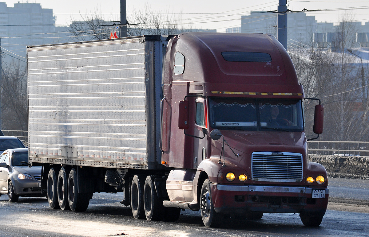 Омская область, № О 826 СТ 55 — Freightliner Century Class