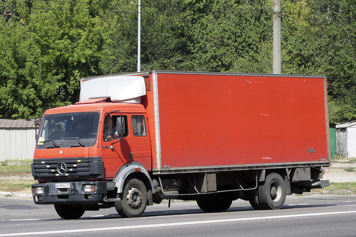 Запорожская область, № АР 9914 СТ — Mercedes-Benz SK 1824