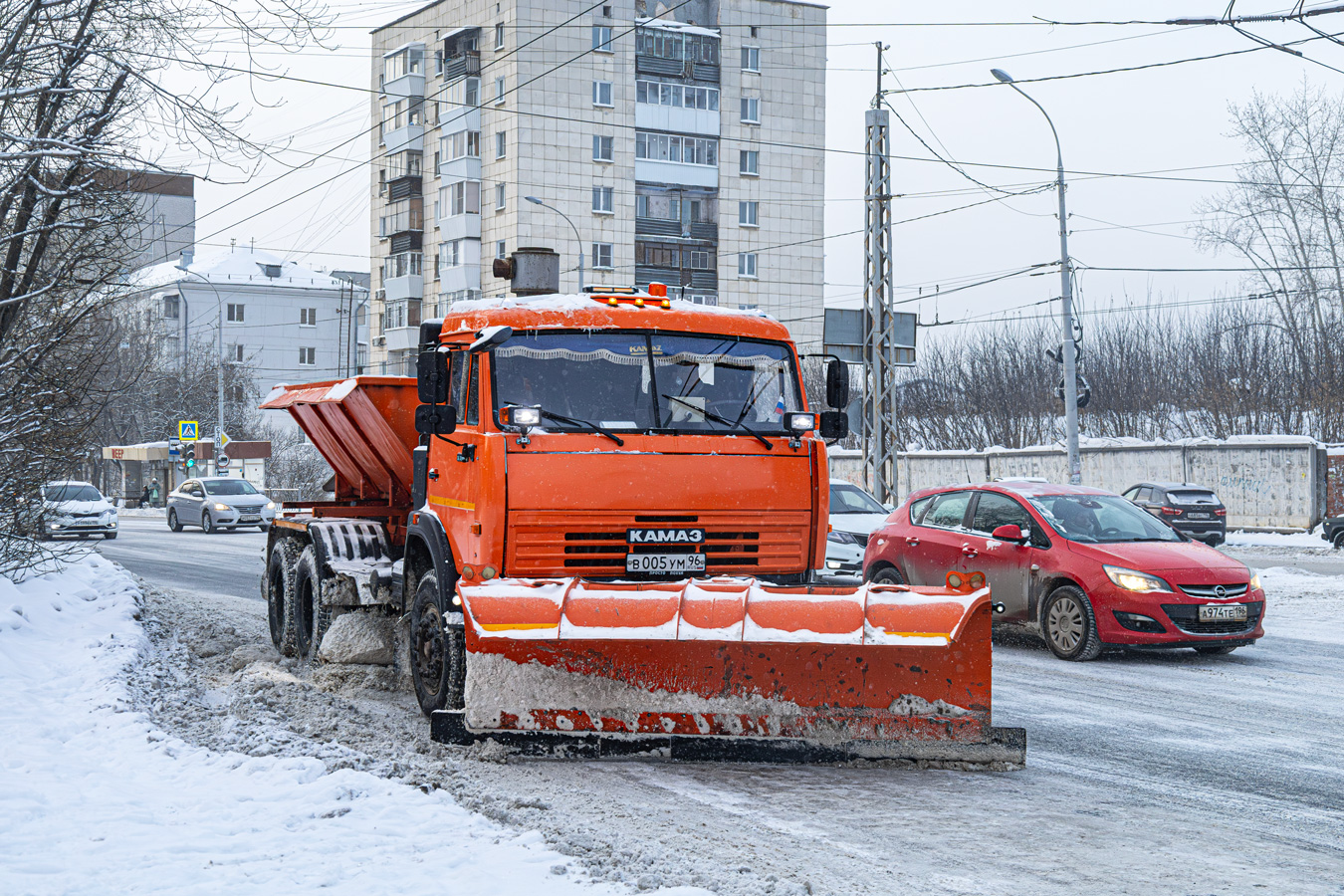 Свердловская область, № В 005 УМ 96 — КамАЗ-53215-15 [53215R]