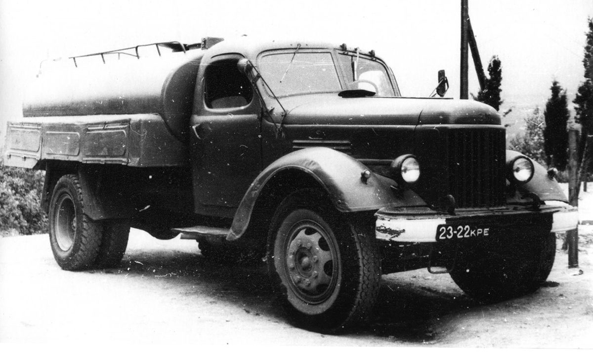Крым, № 23-22 КРЕ — ЗИЛ-164А; Исторические фотографии (до 2000 года) (Крым)