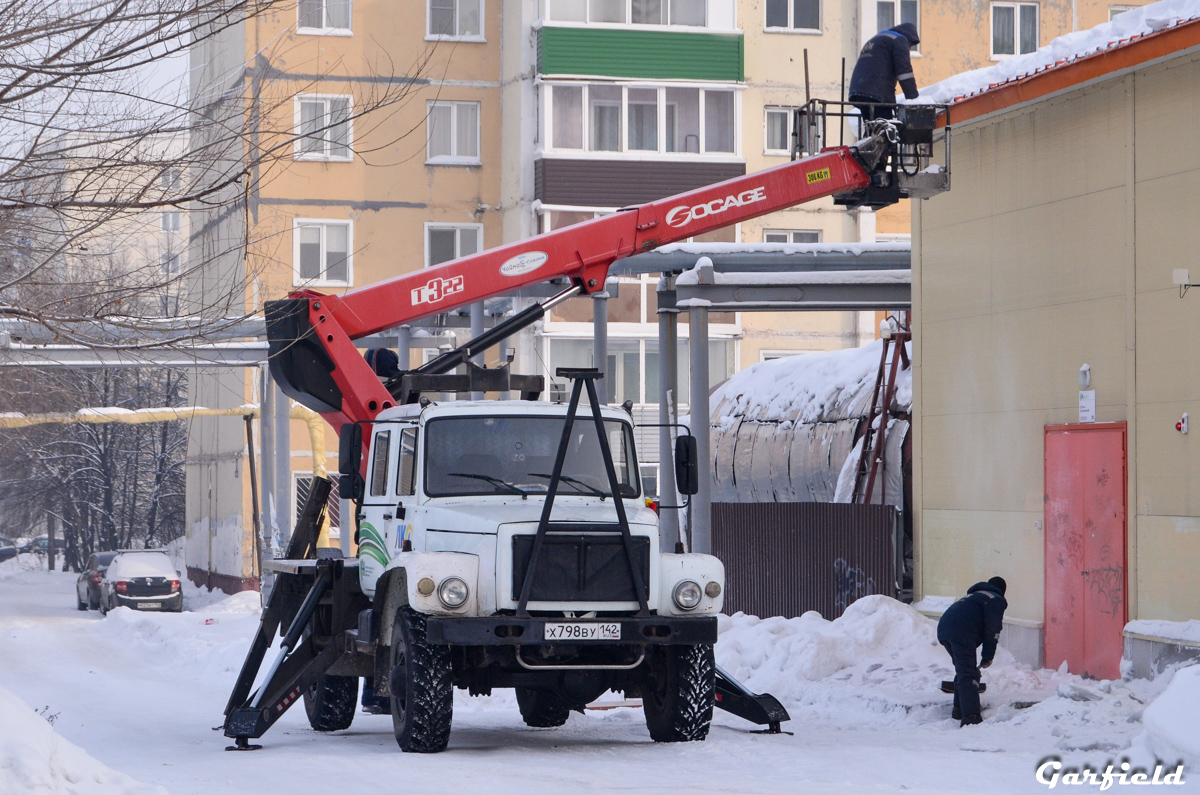 Кемеровская область, № Х 798 ВУ 142 — ГАЗ-33081 «Садко»