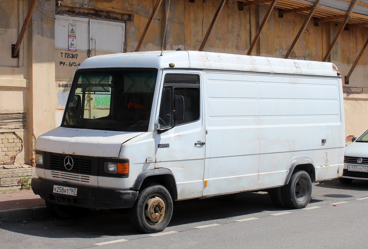 Ленинградская область, № К 258 НТ 147 — Mercedes-Benz T2 ('1986)