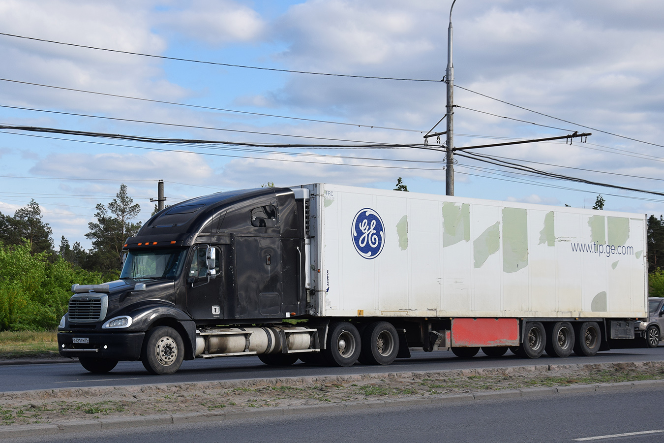 Чечня, № Е 421 ТМ 95 — Freightliner Columbia