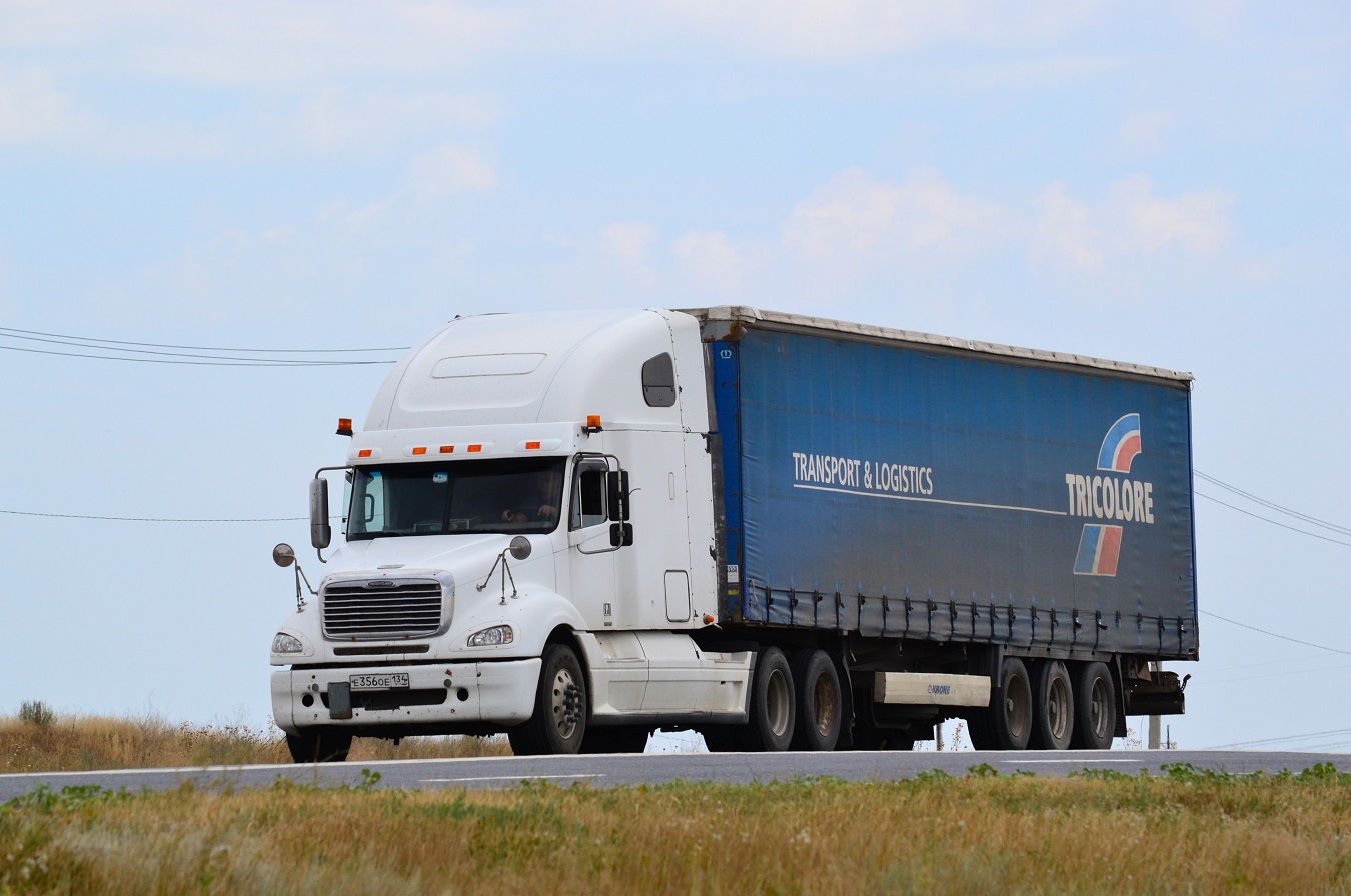 Волгоградская область, № Е 356 ОЕ 134 — Freightliner Columbia