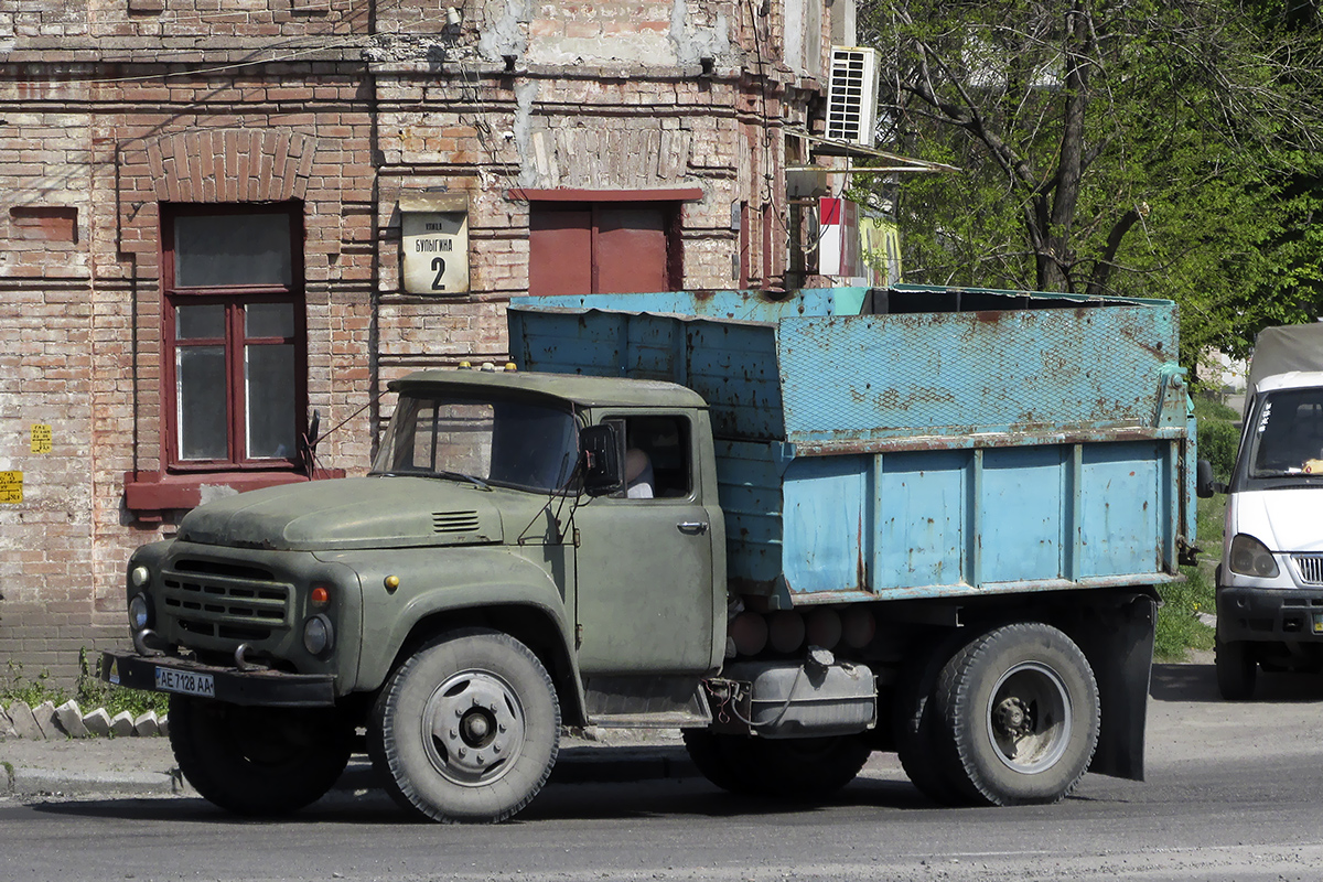 Днепропетровская область, № АЕ 7128 АА — ЗИЛ-495810
