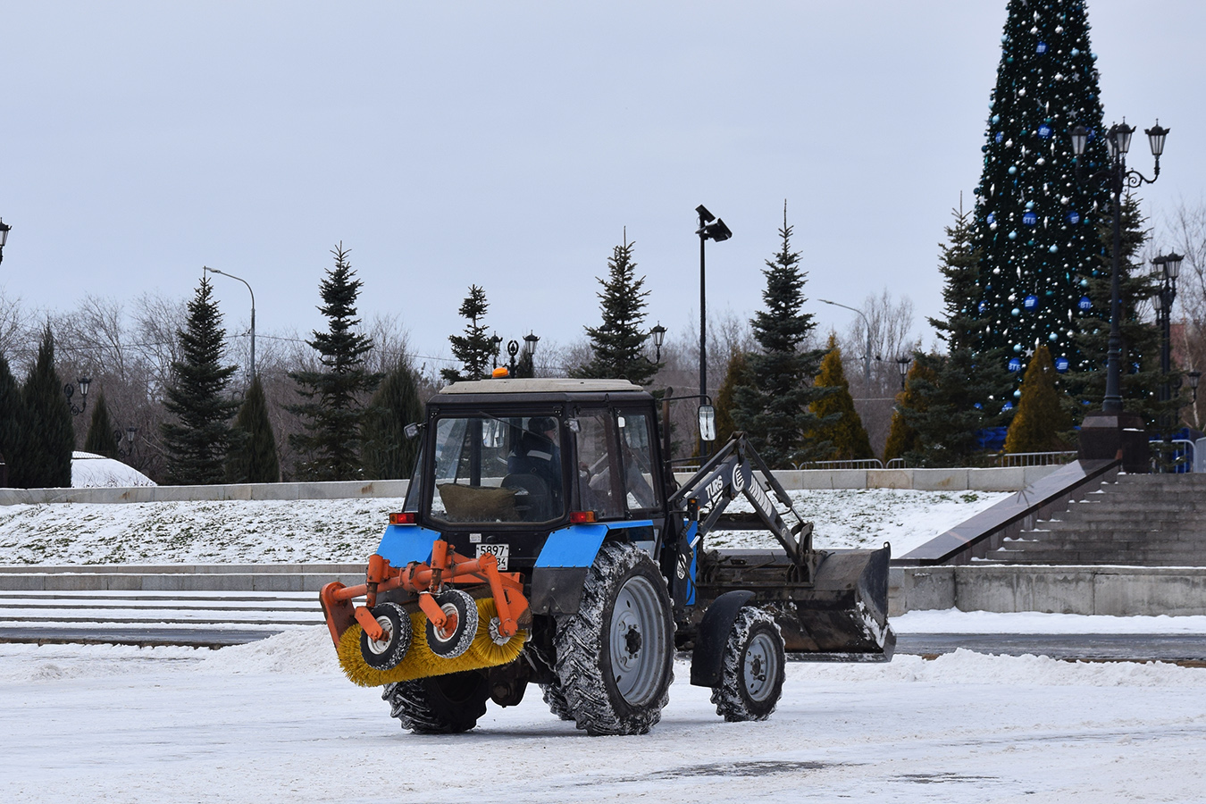 Волгоградская область, № 5897 СР 34 — Беларус-82.1