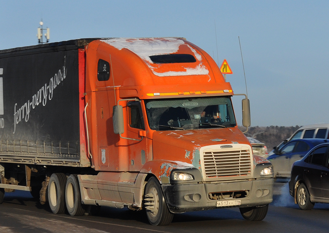 Ханты-Мансийский автоном.округ, № А 513 ХУ 196 — Freightliner Century Class