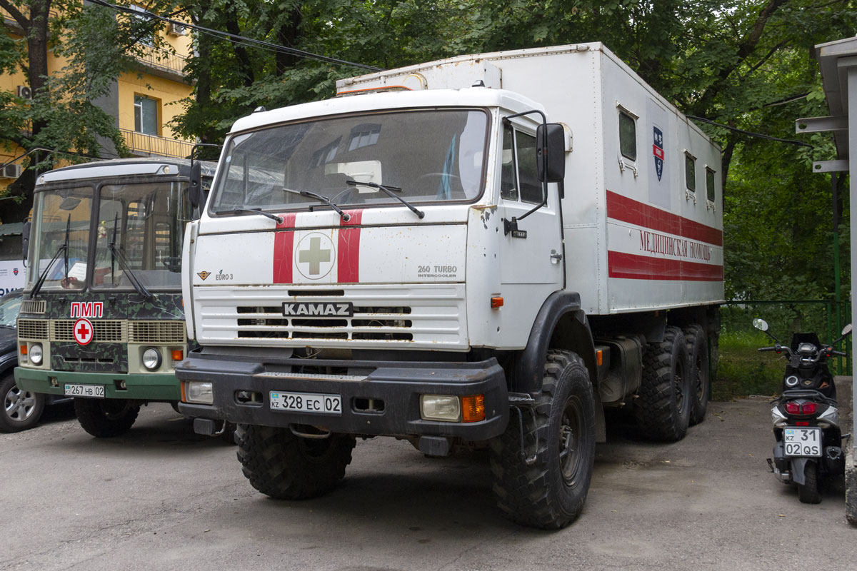 Алматы, № 328 EC 02 — КамАЗ-43118 (общая модель)