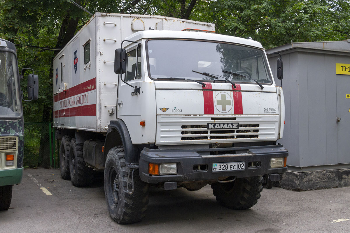 Алматы, № 328 EC 02 — КамАЗ-43118 (общая модель)