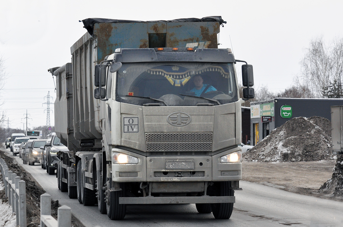 Омская область, № Х 586 СН 55 — FAW J6 CA3310