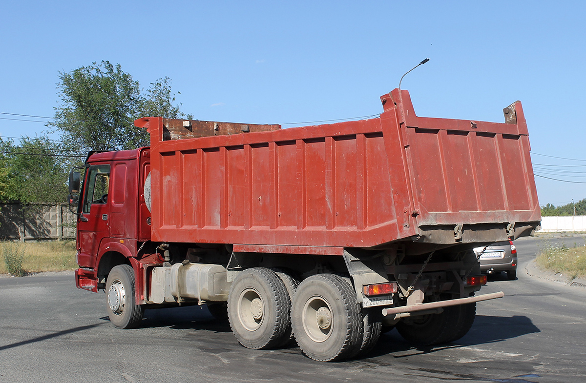 Челябинская область, № У 200 РУ 74 — Howo HW ZZ3327