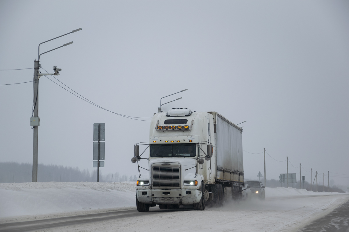 Свердловская область, № У 467 УМ 96 — Freightliner FLD 120