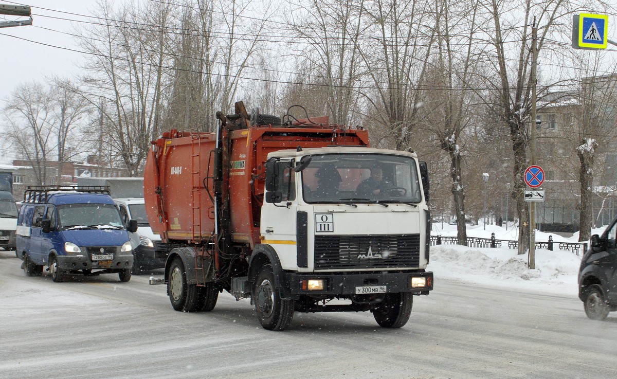 Свердловская область, № У 300 МВ 96 — МАЗ-5337A2