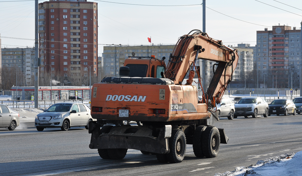 Омская область, № 5857 АА 55 — Doosan DX210W