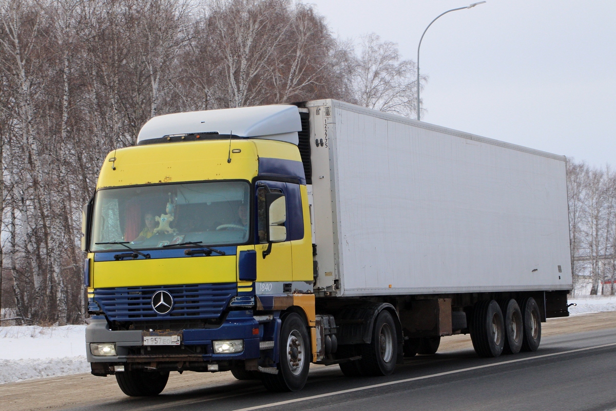 Омская область, № Т 957 ЕО 55 — Mercedes-Benz Actros ('1997) 1840