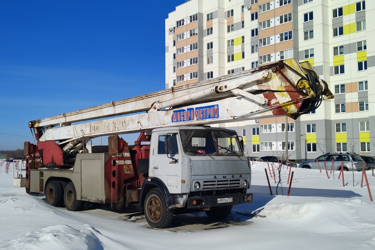 Москва, № О 997 АХ 777 — КамАЗ-53213