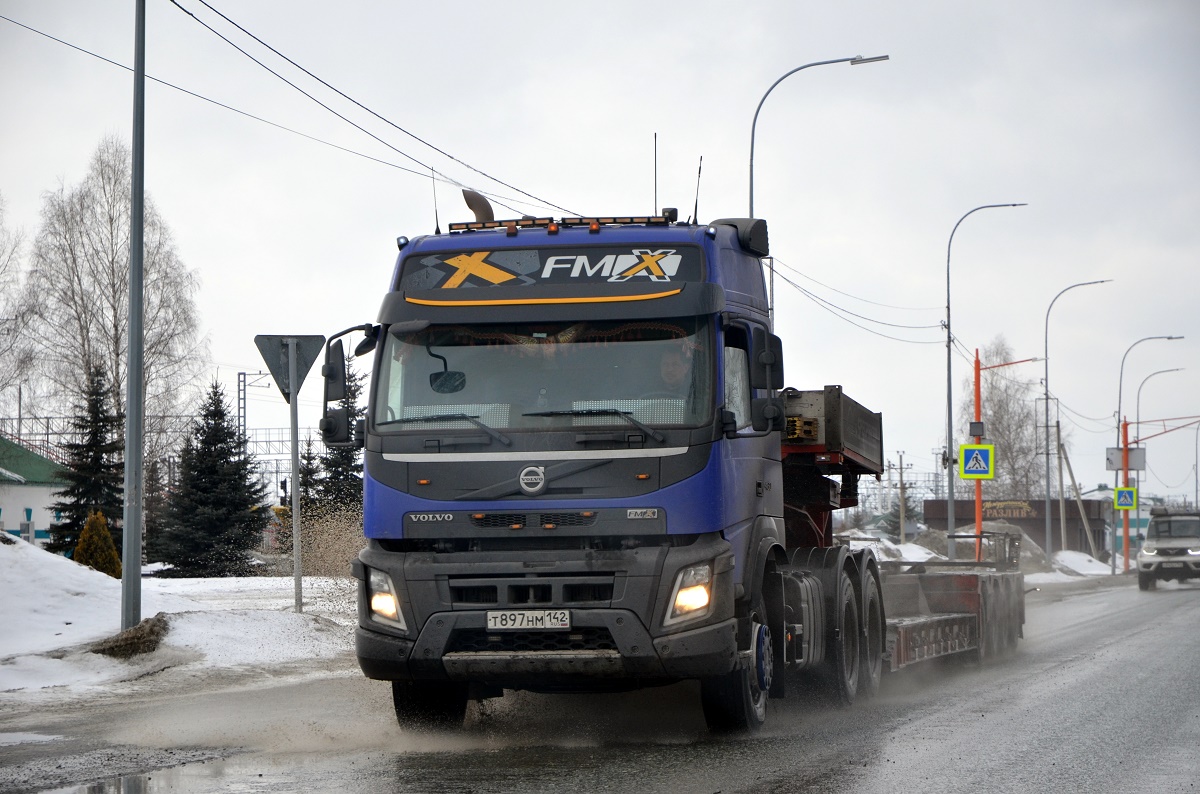 Кемеровская область, № Т 897 НМ 142 — Volvo ('2013) FMX.460