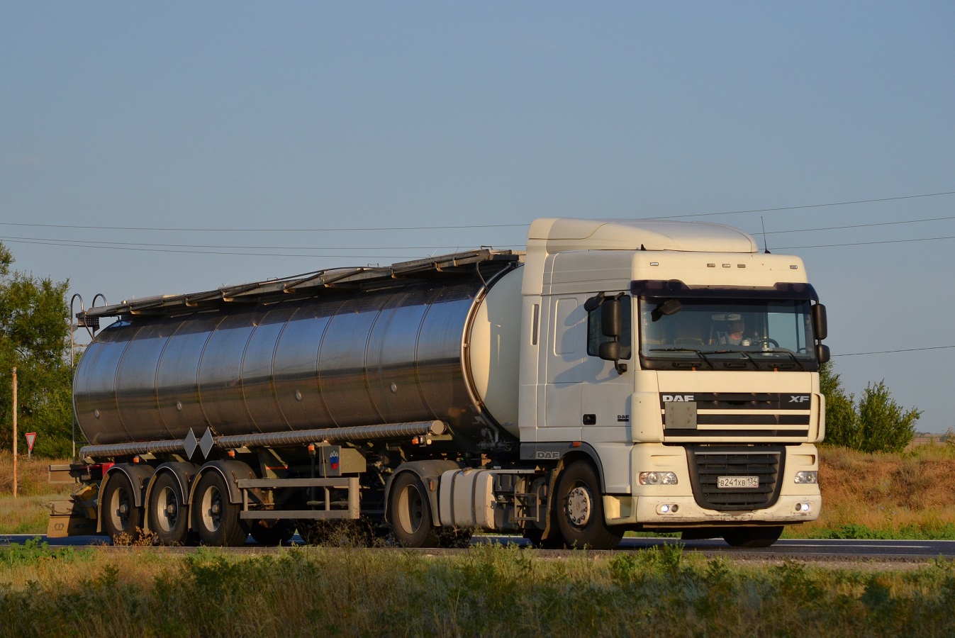 Волгоградская область, № В 241 ХВ 134 — DAF XF105 FT