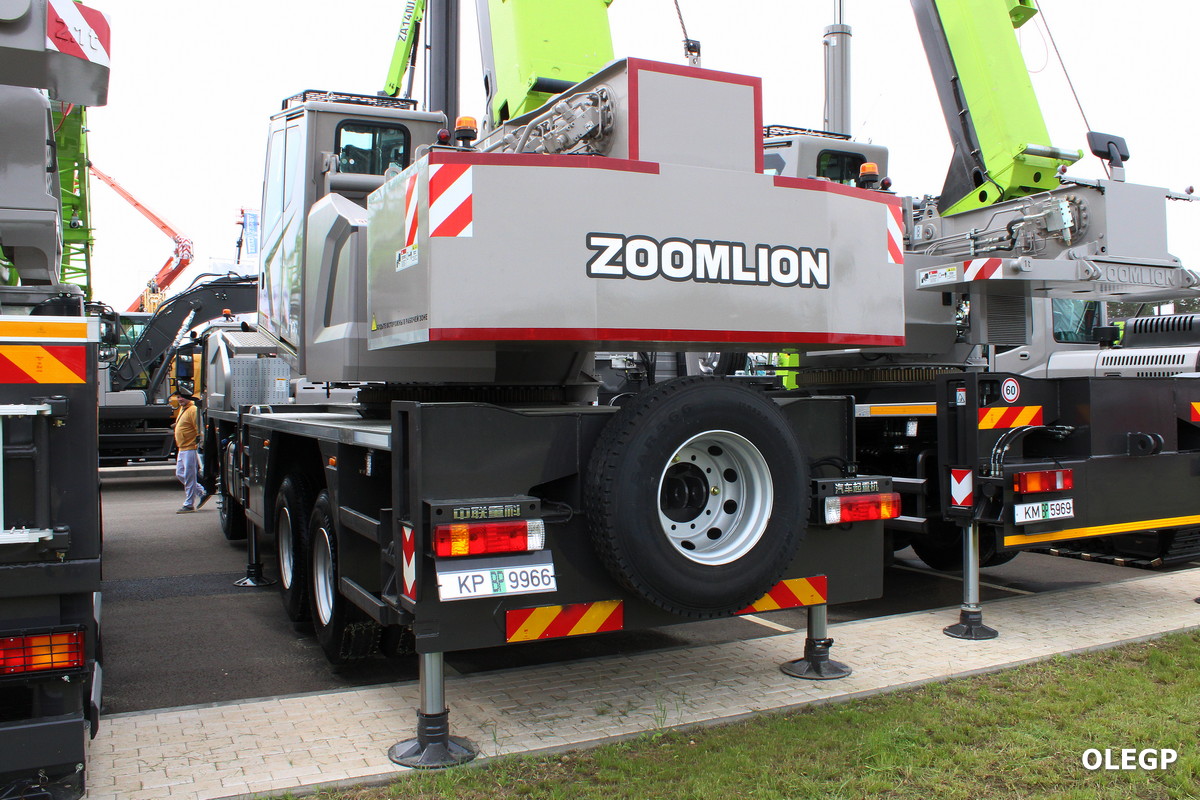 Минская область, № КР ВР 9966 — Zoomlion ZLJ5340JQZV (ZTC300V); Минск — Выставка "БЕЛАГРО-2025"; Новая техника (Минск)