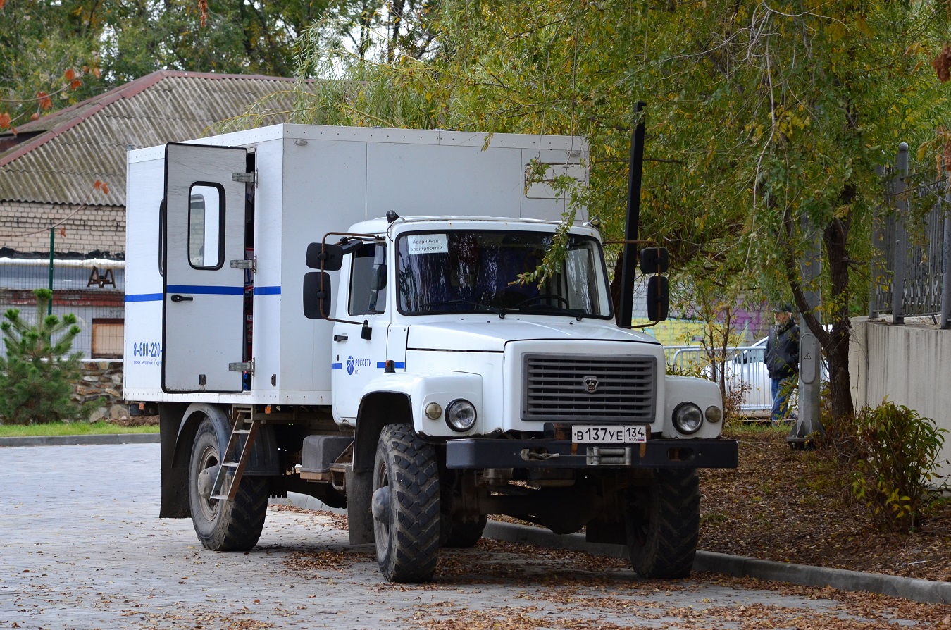 Волгоградская область, № В 137 УЕ 134 — ГАЗ-33081 «Садко»