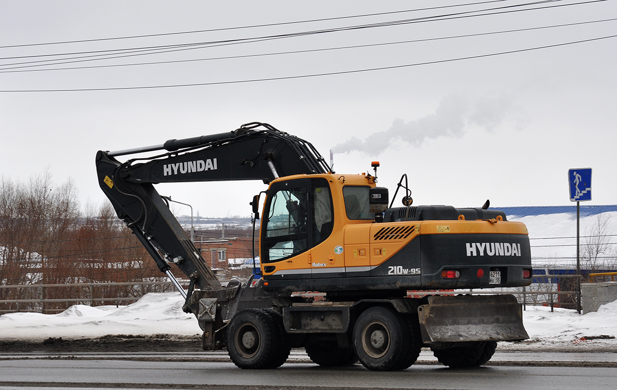 Омская область, № 6211 МХ 55 — Hyundai R210W-9S
