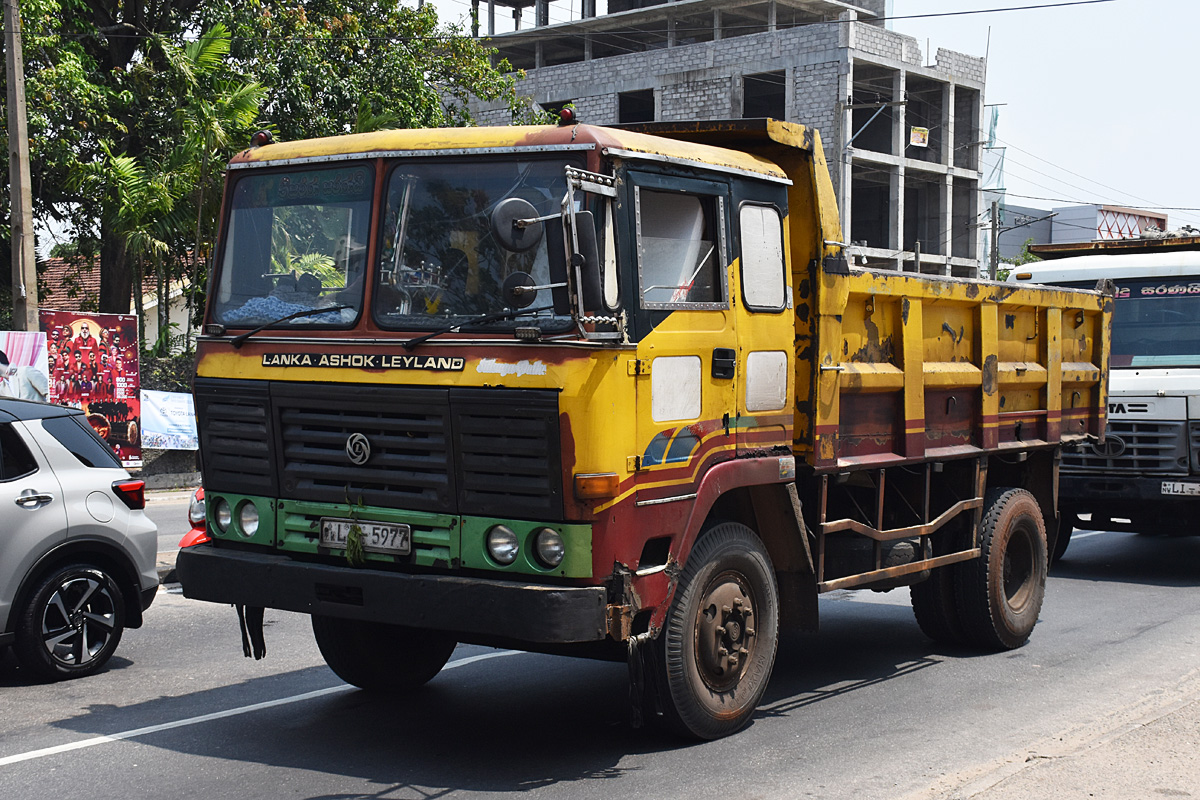 Шри-Ланка, № L*-5977 — Lanka Ashok Leyland (общая модель); Шри-Ланка — Автомобили с нечитаемыми на фото номерами