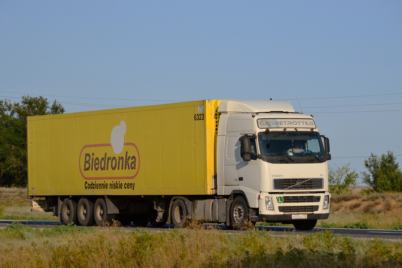Дагестан, № М 205 ОС 05 — Volvo ('2002) FH12.440
