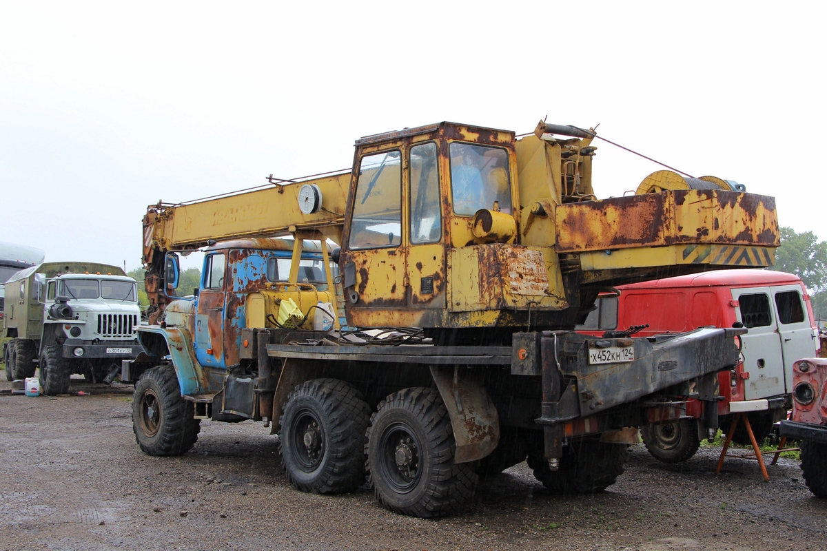 Томская область, № Х 452 КН 124 — Урал-5557-40