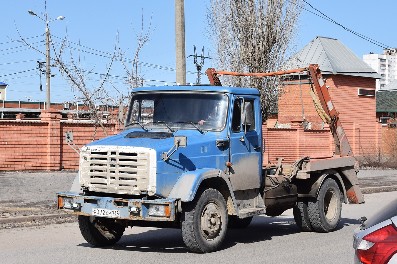 Волгоградская область, № Е 072 ХР 134 — ЗИЛ-497442
