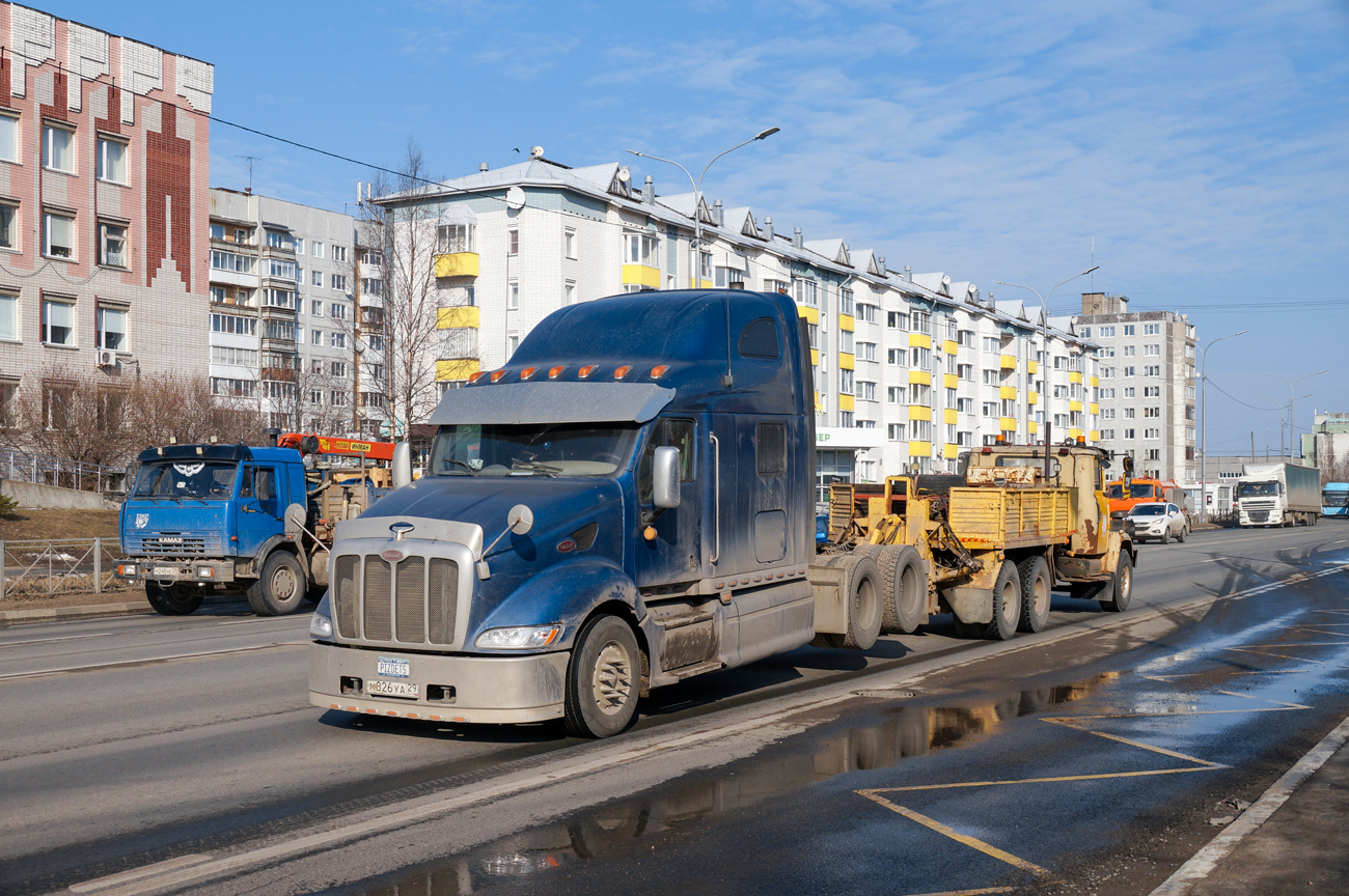 Архангельская область, № М 826 УА 29 — Peterbilt 387