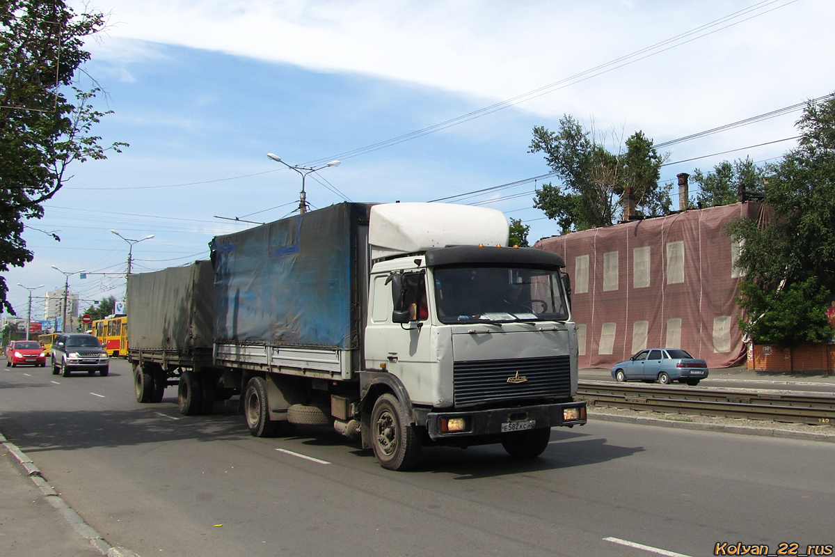 Алтайский край, № Е 582 КС 22 — МАЗ-53366