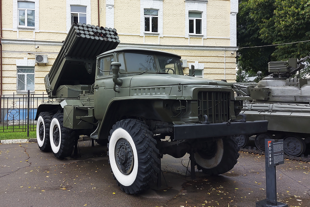 Киев, № (UA11) Б/Н 0068 — Урал-375 (общая модель); Техника на постаментах, памятники (Киев); Транспортные средства без номеров (Киев)