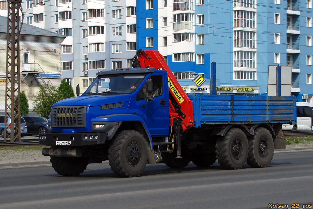 Алтайский край, № Х 069 ХО 22 — Урал NEXT 4320-72