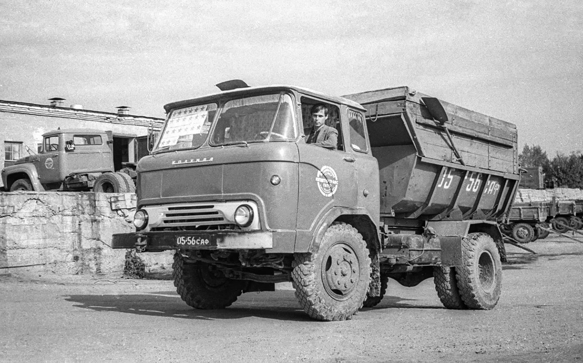 Саратовская область, № 05-56 САФ — КАЗ-608; Исторические фотографии (до 2000 года) (Саратовская область)
