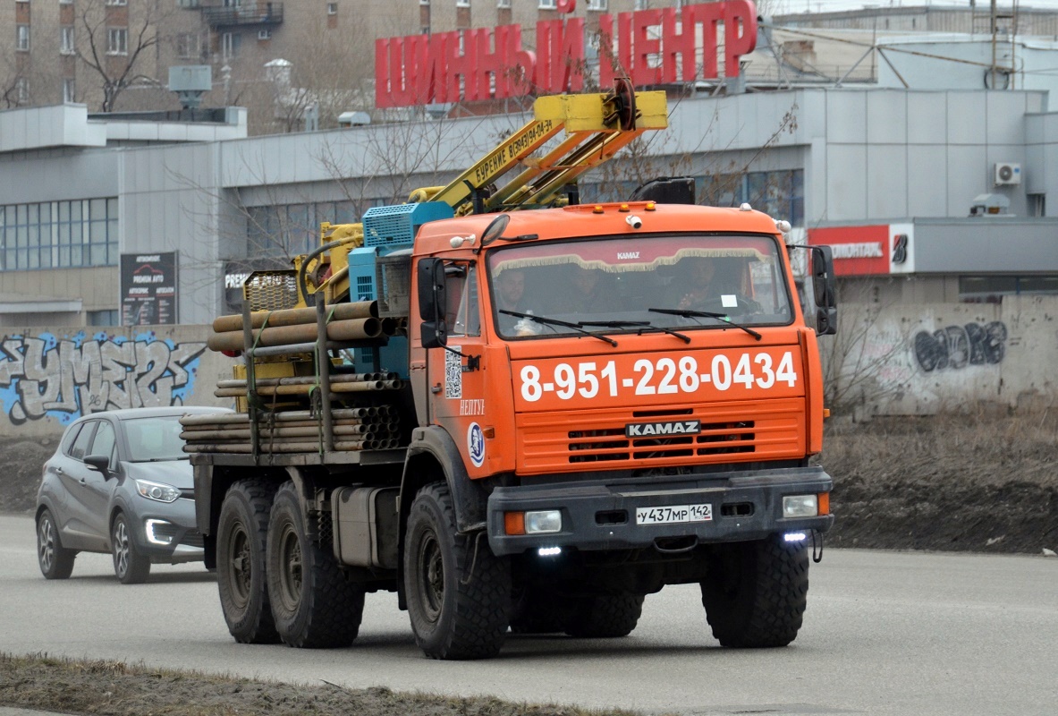 Кемеровская область, № У 437 МР 142 — КамАЗ-43114 (общая модель)