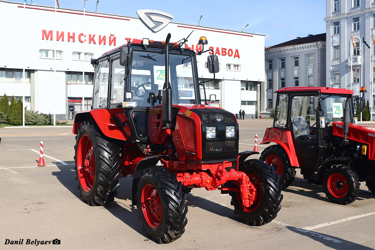Минск, № (BY-7) Б/Н СТ 0590 — Беларус-82.1; Минск — Новая техника ОАО МТЗ; Транспортные средства без номеров (Минск); Новая техника (Минск)
