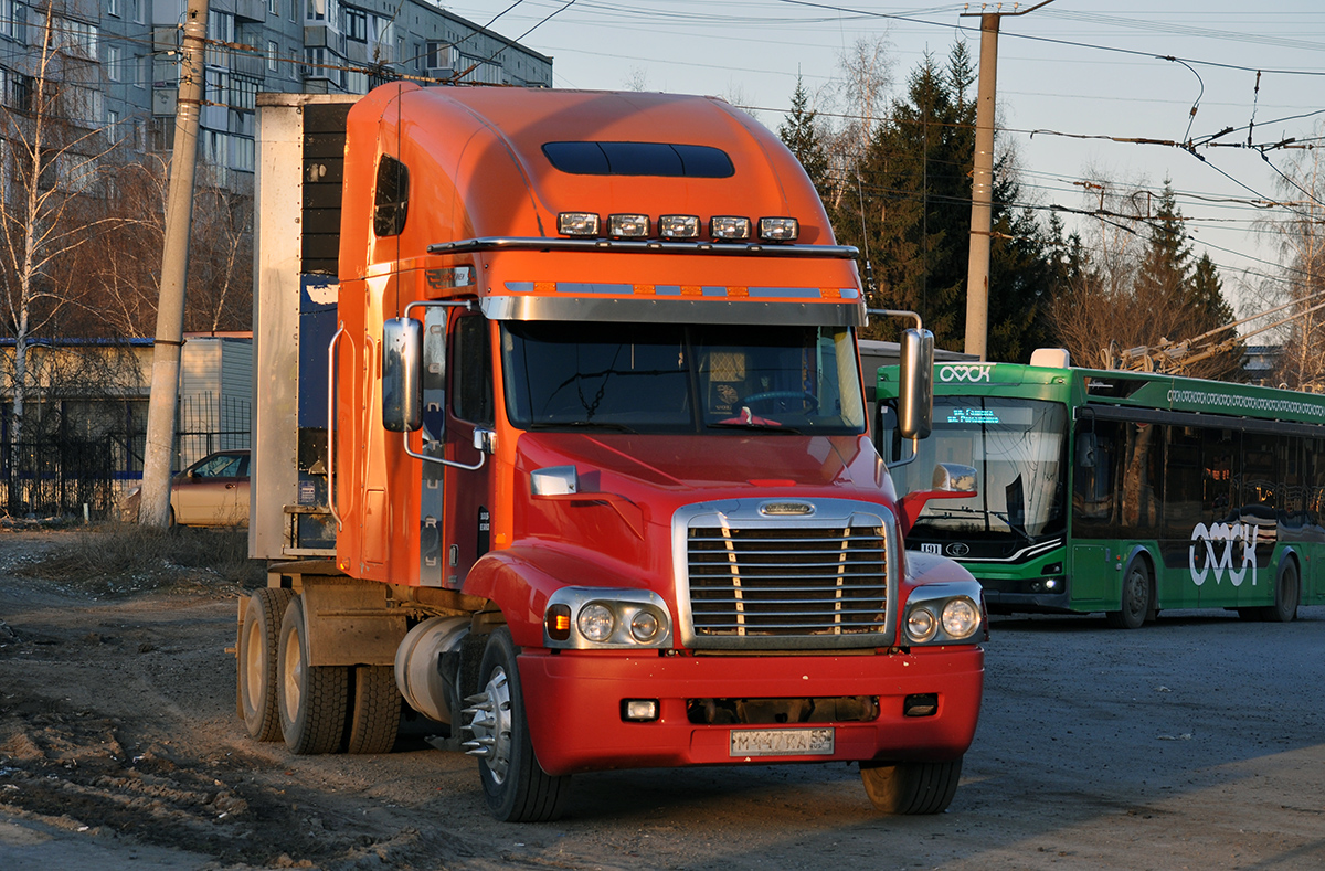 Омская область, № М 447 КА 55 — Freightliner Century Class
