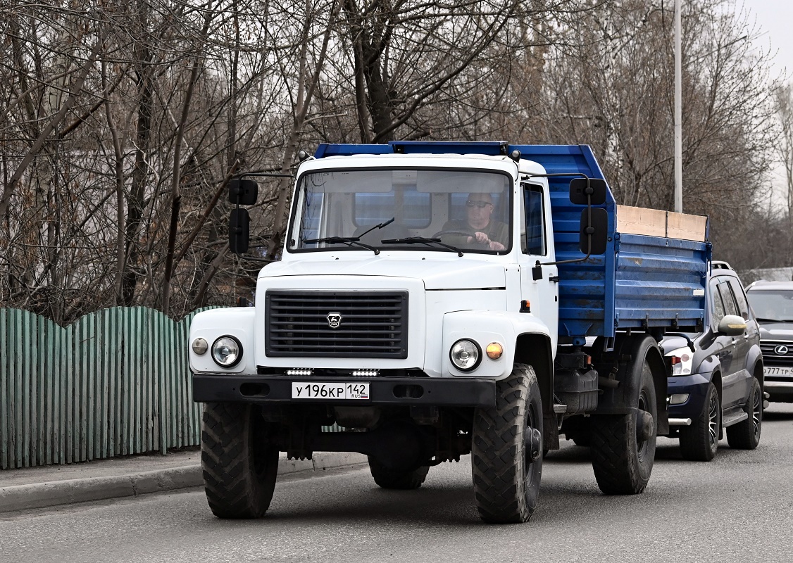 Кемеровская область, № У 196 КР 142 — ГАЗ-33088 «Садко»
